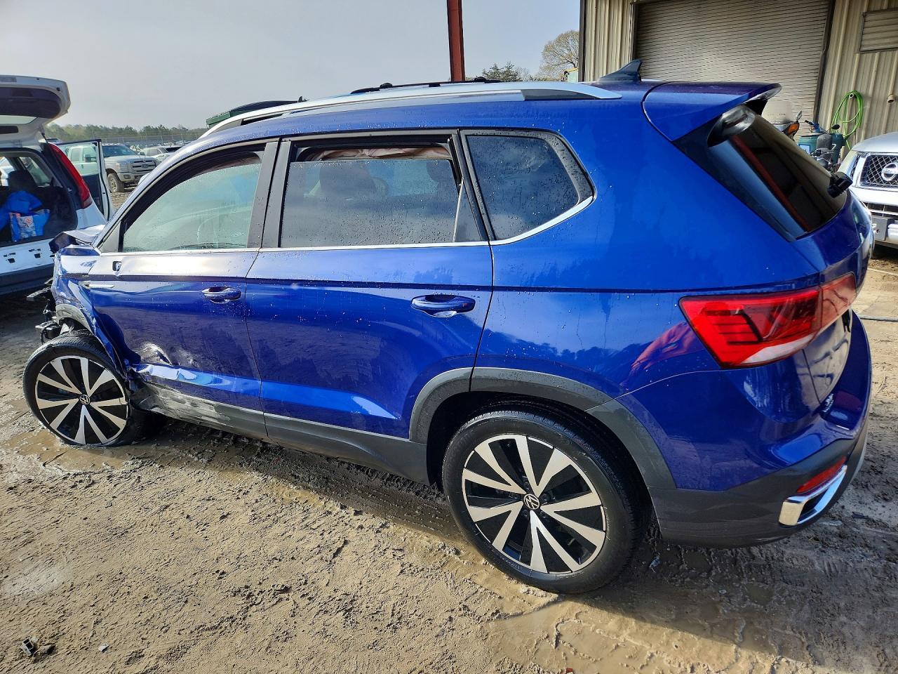 2022 Volkswagen Taos Se - Image 2
