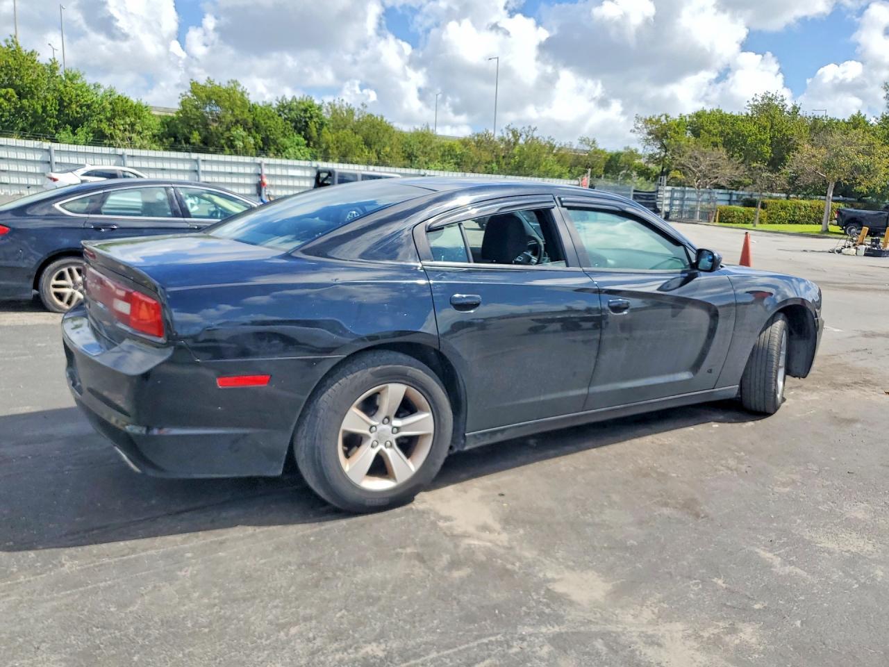 2012 Dodge Charger Se - Image 3