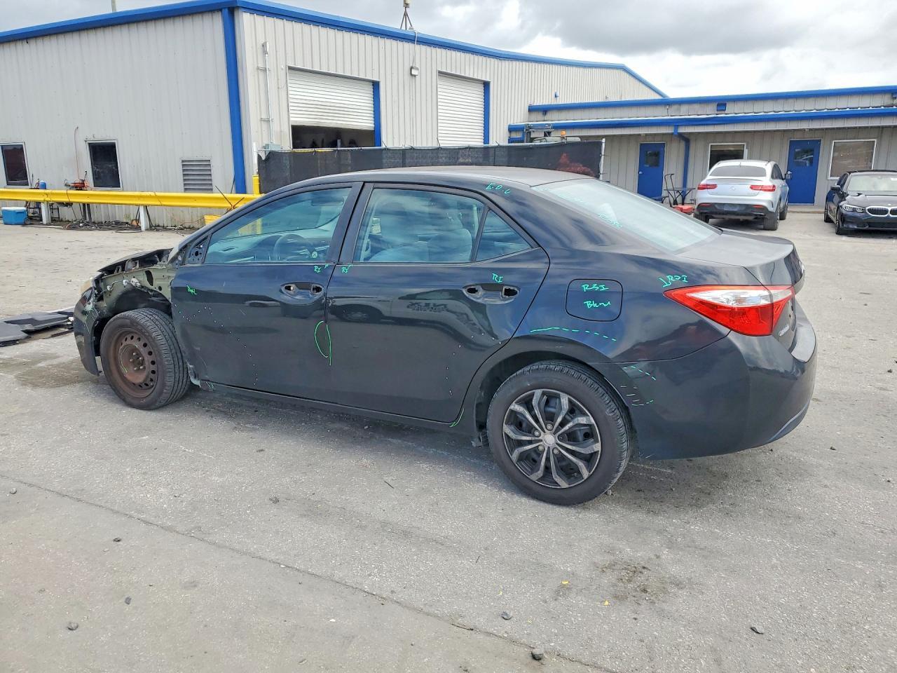 2016 Toyota Corolla Le - Фото 2