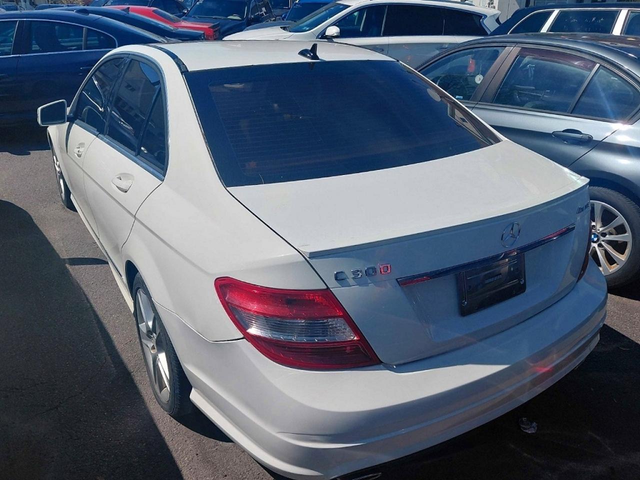 2011 Mercedes-Benz C 300 4Matic - Фото 3