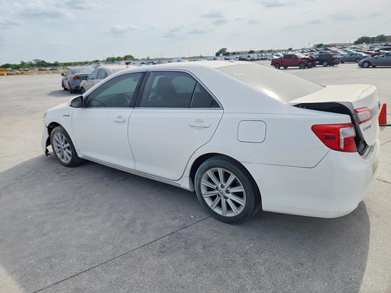 2012 Toyota Camry Hybrid Xle - Фото 2