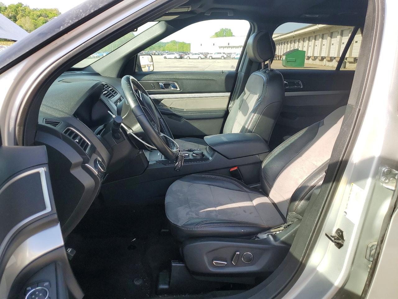 2017 Ford Exlplorer - Image 7