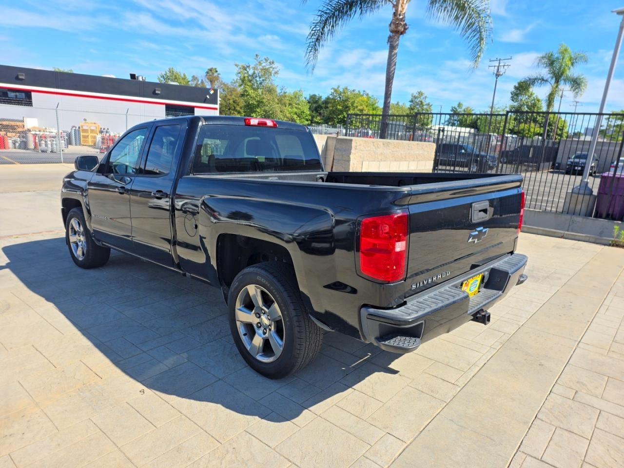 2018 Chevrolet Silverado C1500 Lt - Image 3