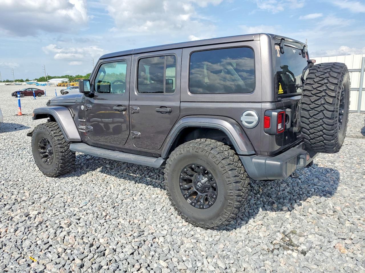 2018 Jeep Wrangler Unlimited Sahara - Фото 2