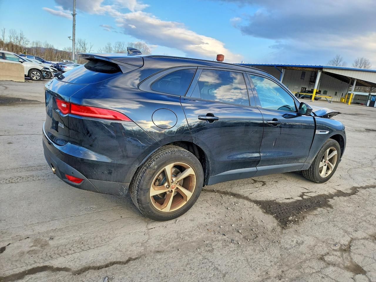 2018 Jaguar F-Pace Premium - Фото 3
