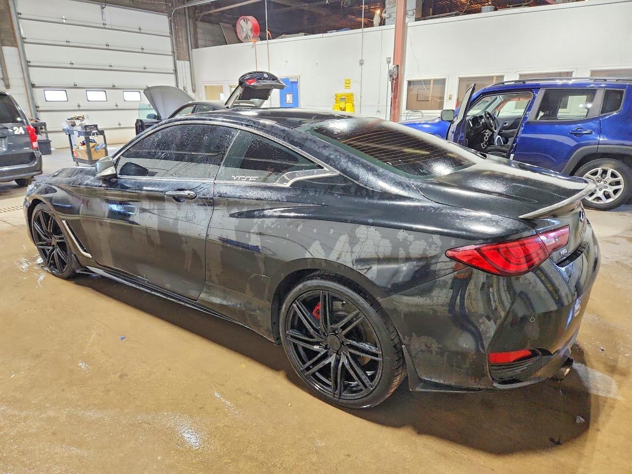 2018 Infiniti Q60 Red Sport 400 - Фото 2
