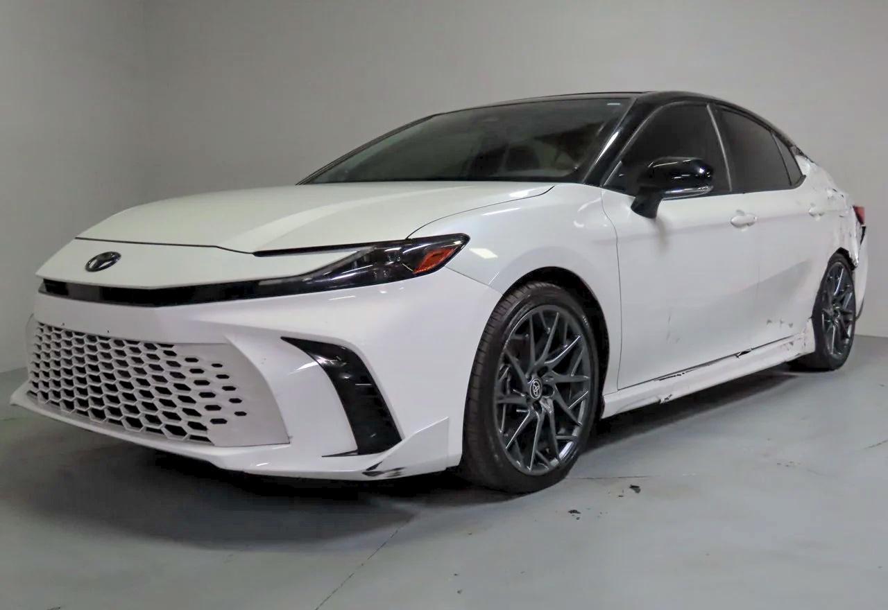 2025 Toyota Camry Xse - Image 2