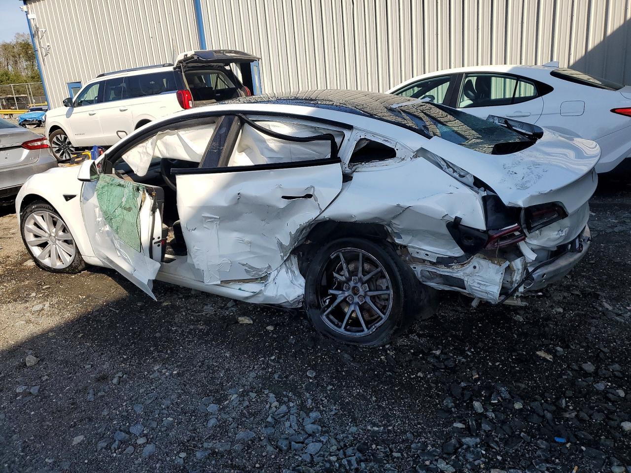 2021 Tesla Model 3 - Фото 2