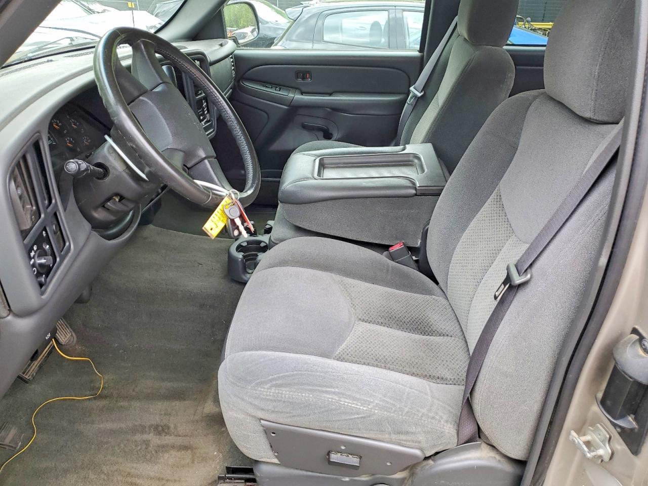 2004 Chevrolet Silverado C1500 - Image 7