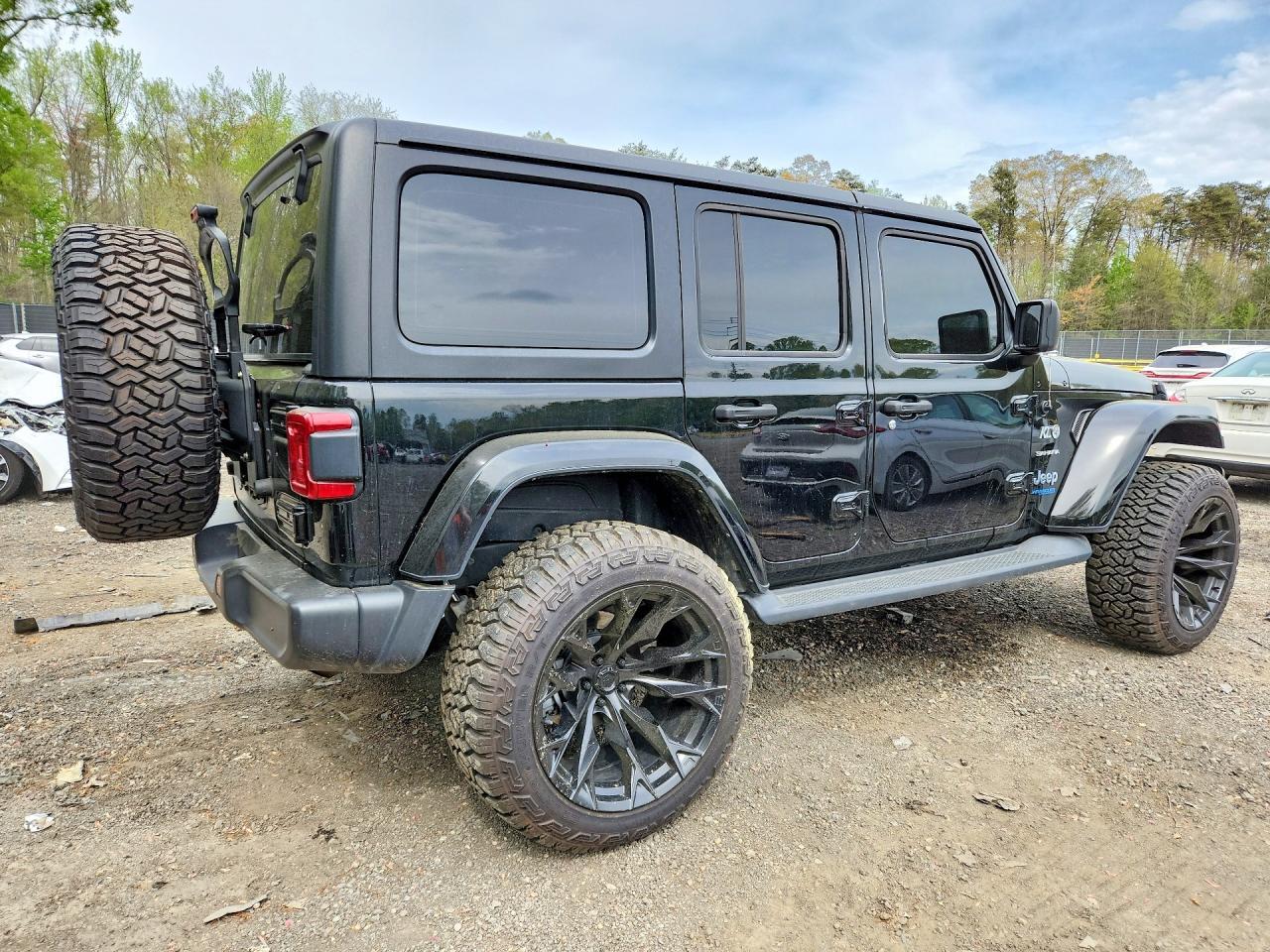 2022 Jeep Wrangler Unlimited Sahara 4Xe - Image 3