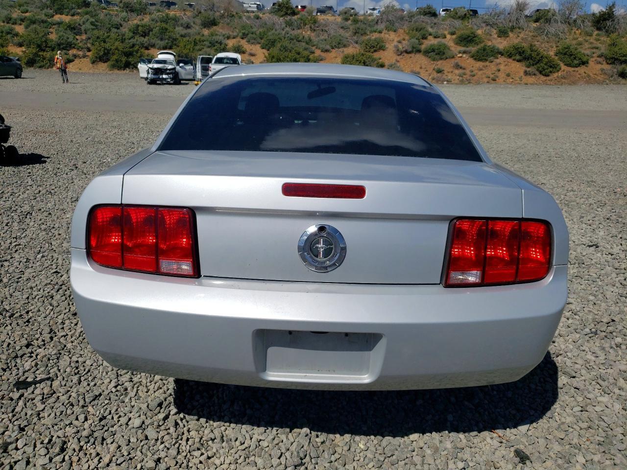 2007 Ford Mustang - Image 6