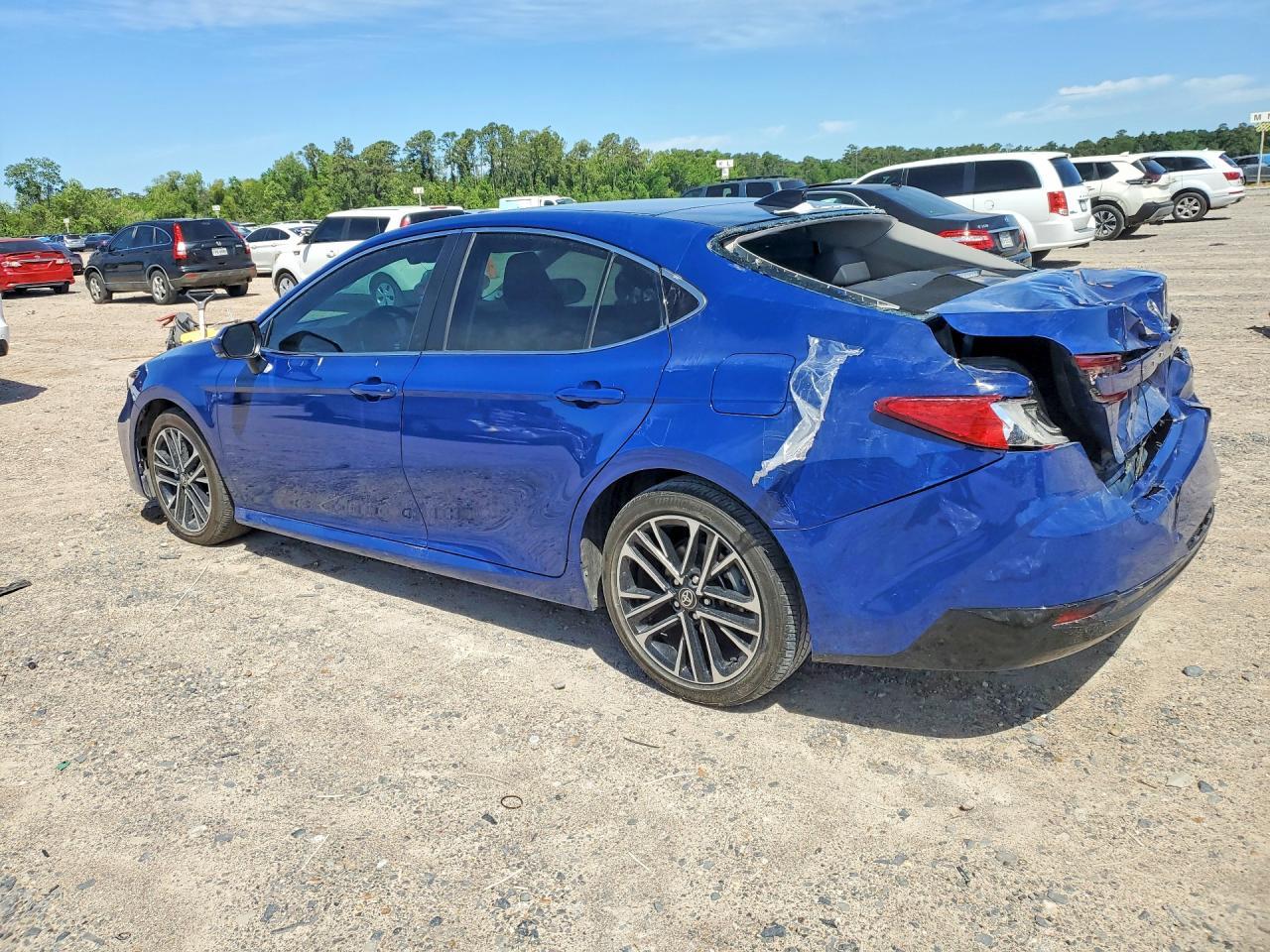 2025 Toyota Camry Xle - Image 2