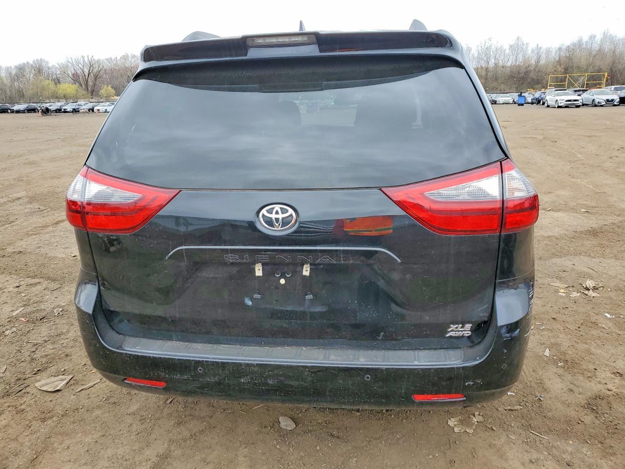 2020 Toyota Sienna Xle 7-Passenger - Фото 6