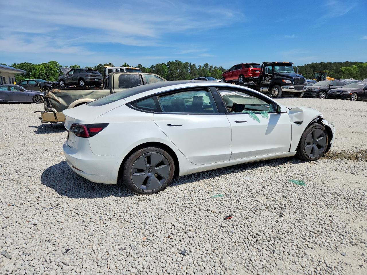 2022 Tesla Model 3 - Image 3