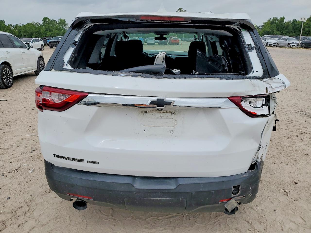 2020 Chevrolet Traverse Ls - Image 6