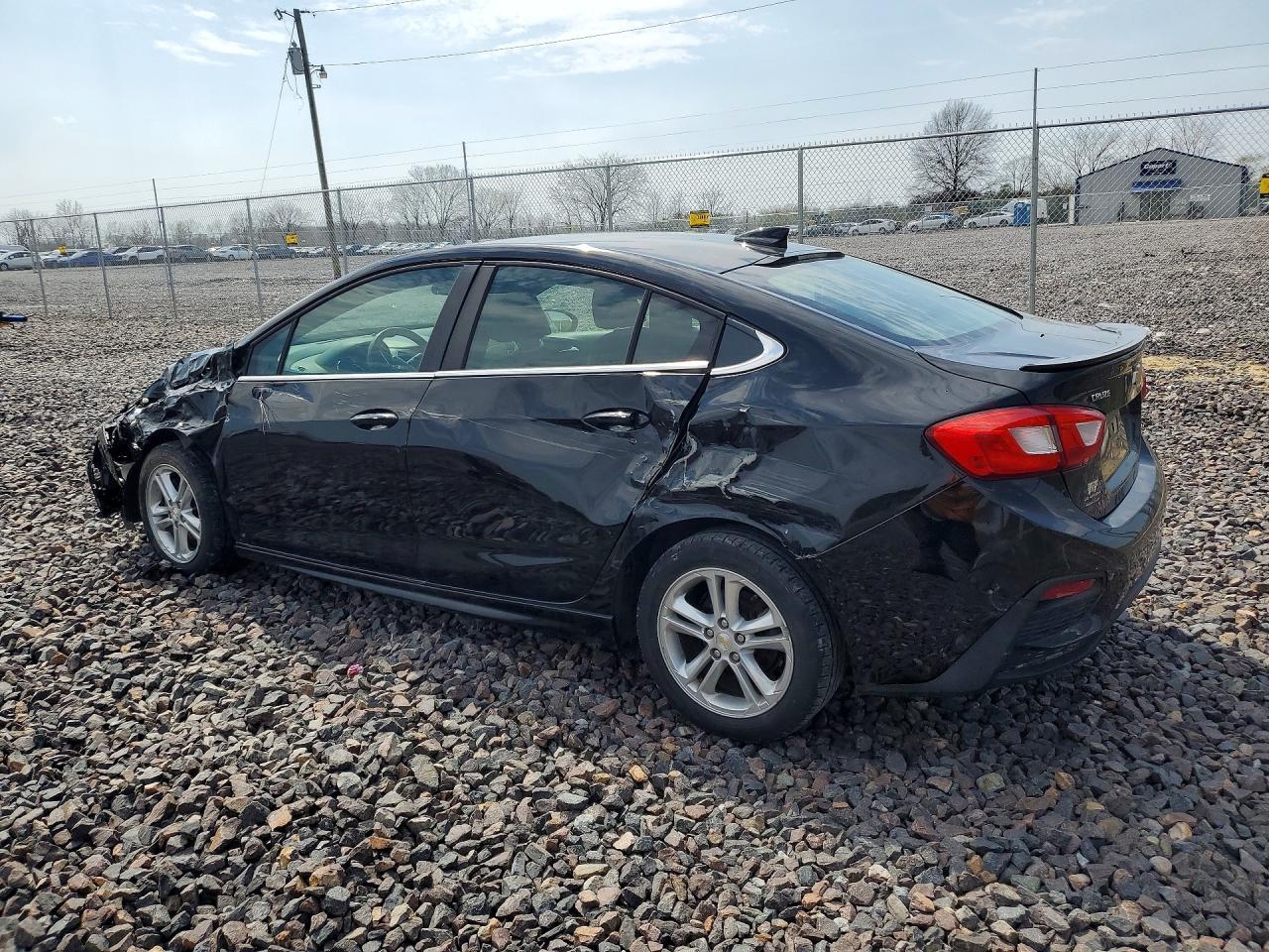 2018 Chevrolet Cruze Lt - Фото 2