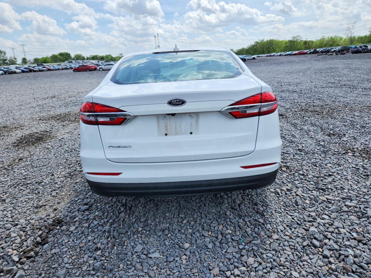 2020 Ford Fusion S - Фото 6