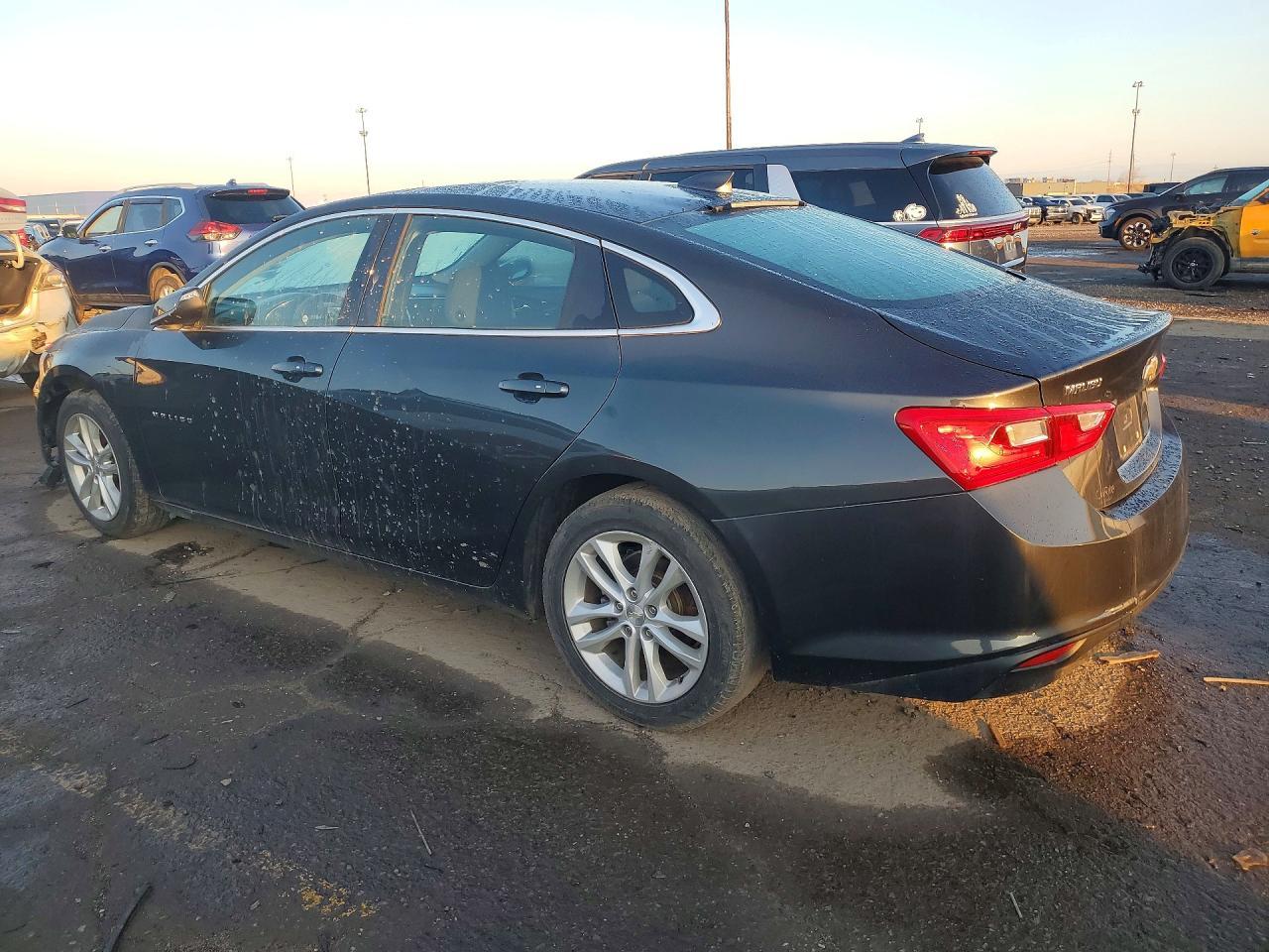 2018 Chevrolet Malibu Lt - Image 2