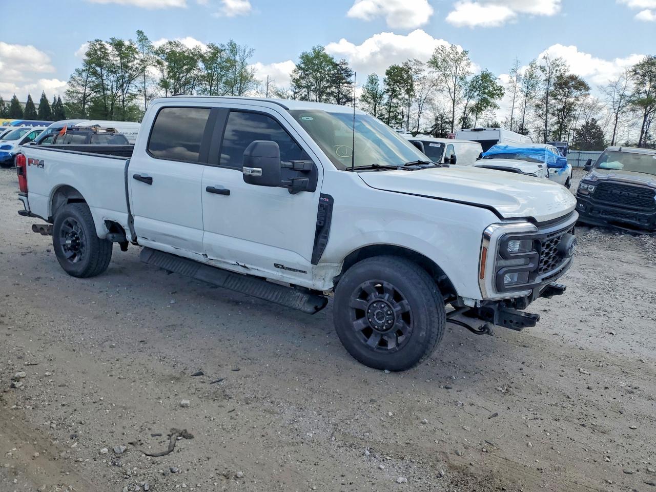 2024 Ford F250 Super Duty - Фото 4
