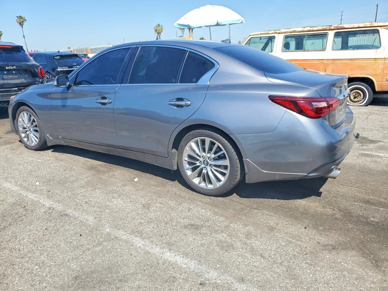 2018 Infiniti Q50 3.0T Luxe - Фото 2