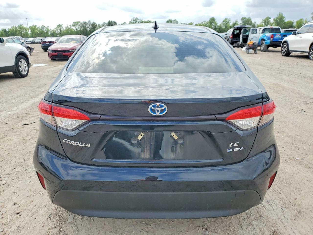 2025 Toyota Corolla Hybrid Le - Image 6