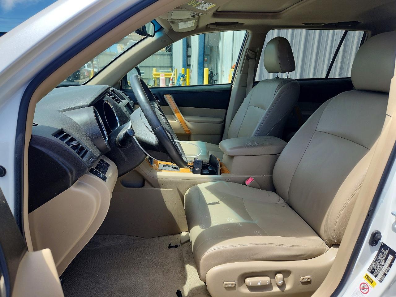 2010 Toyota Highlander Hybrid Limited - Image 7