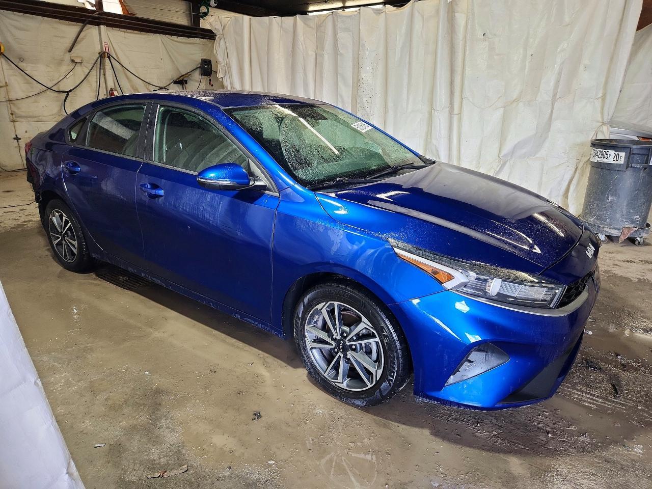 2023 Kia Forte Lxs - Фото 4