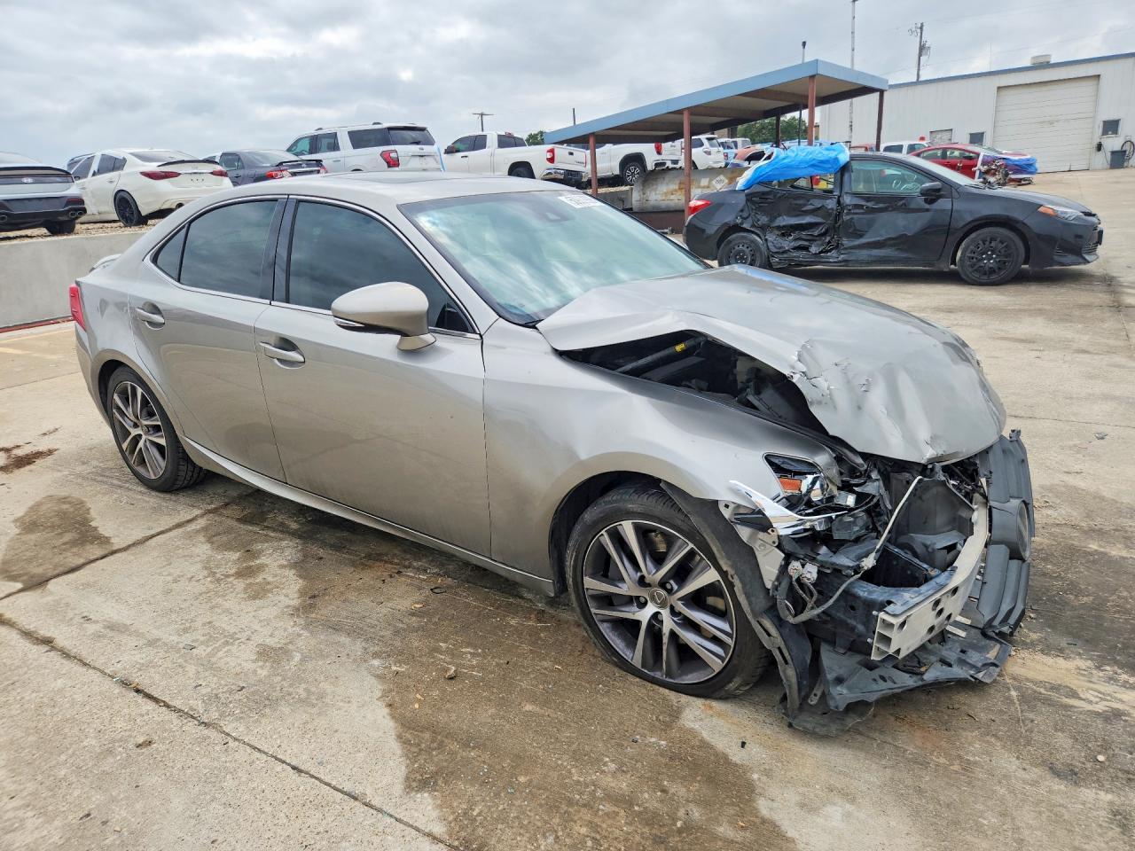 2019 Lexus Is 300 - Image 4
