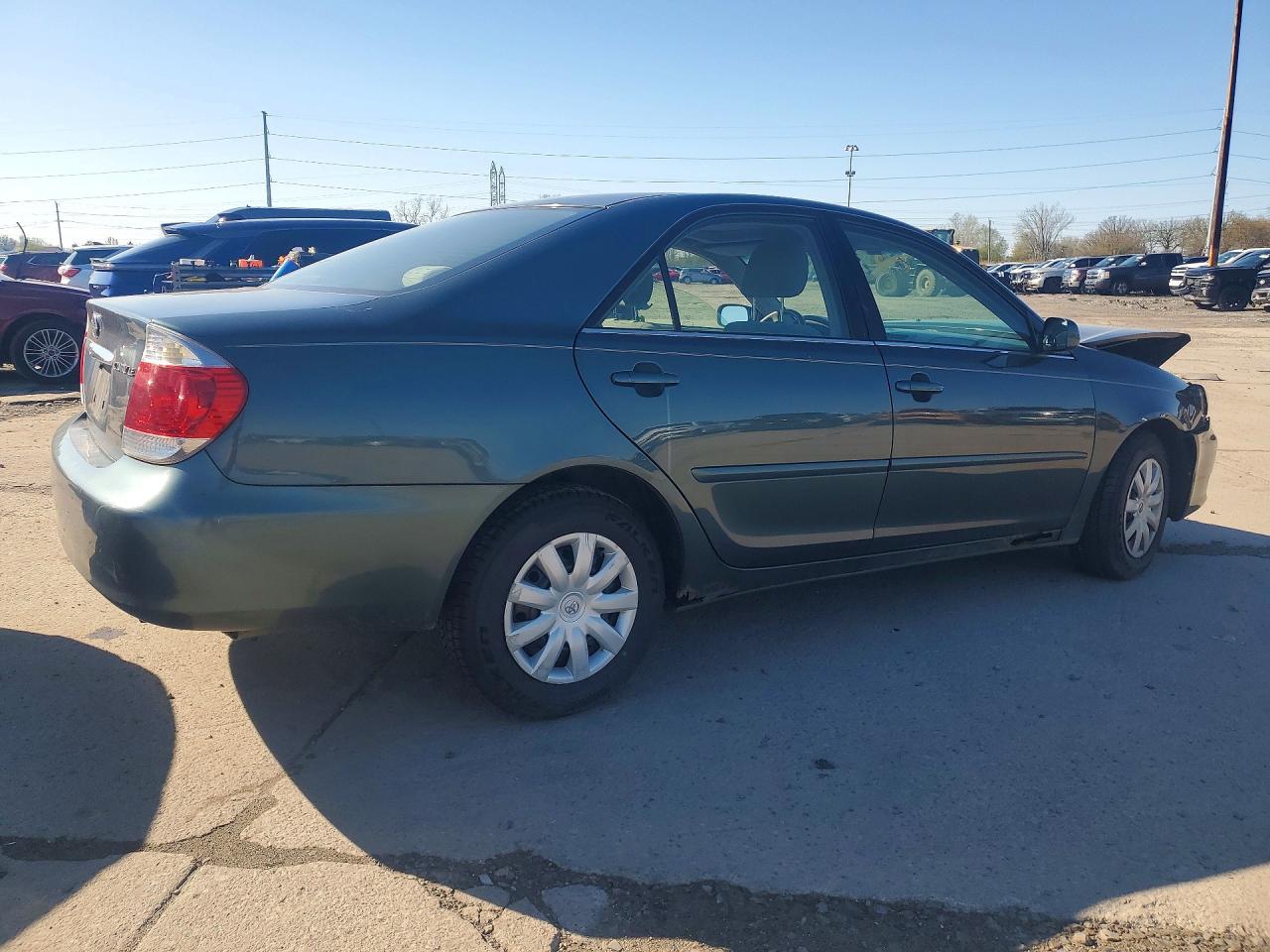 2005 Toyota Camry Le - Image 3