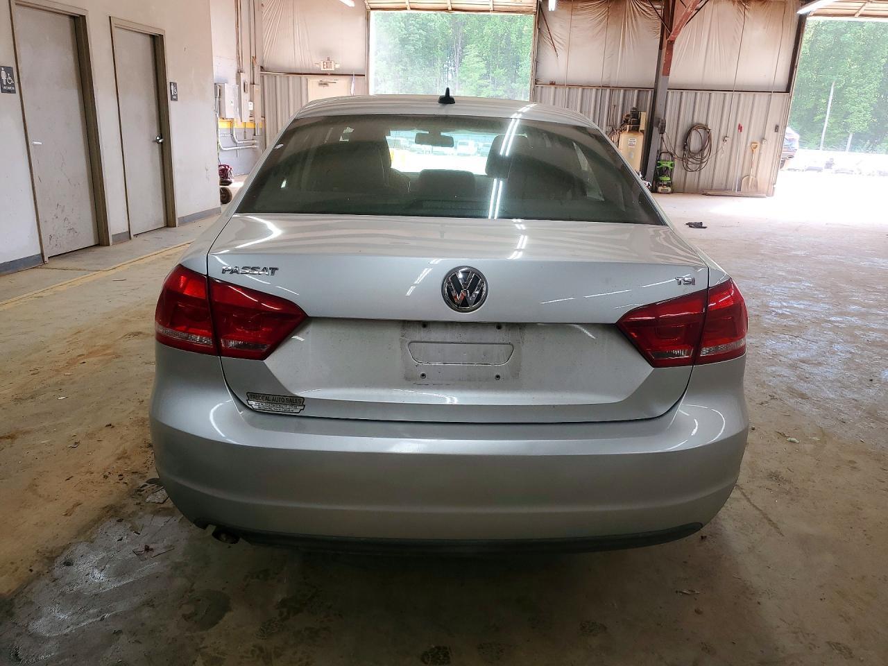2015 Volkswagen Passat S - Image 6
