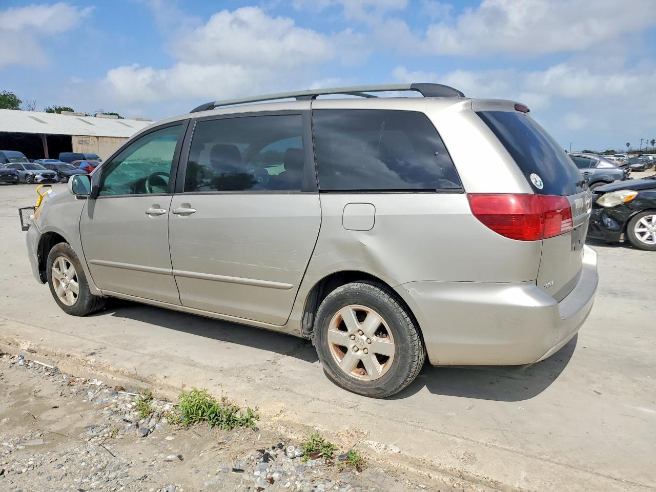 2005 Toyota Sienna Xle - Image 2
