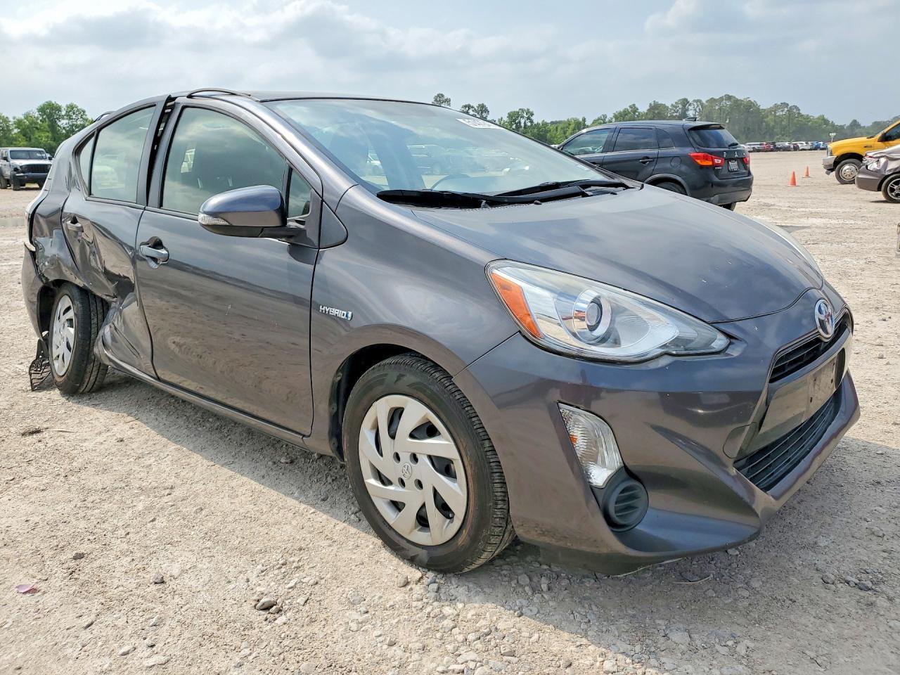 2015 Toyota Prius C - Image 4