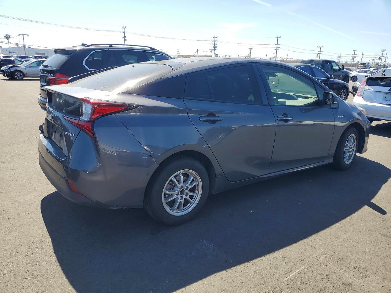 2022 Toyota Prius Le - Фото 3