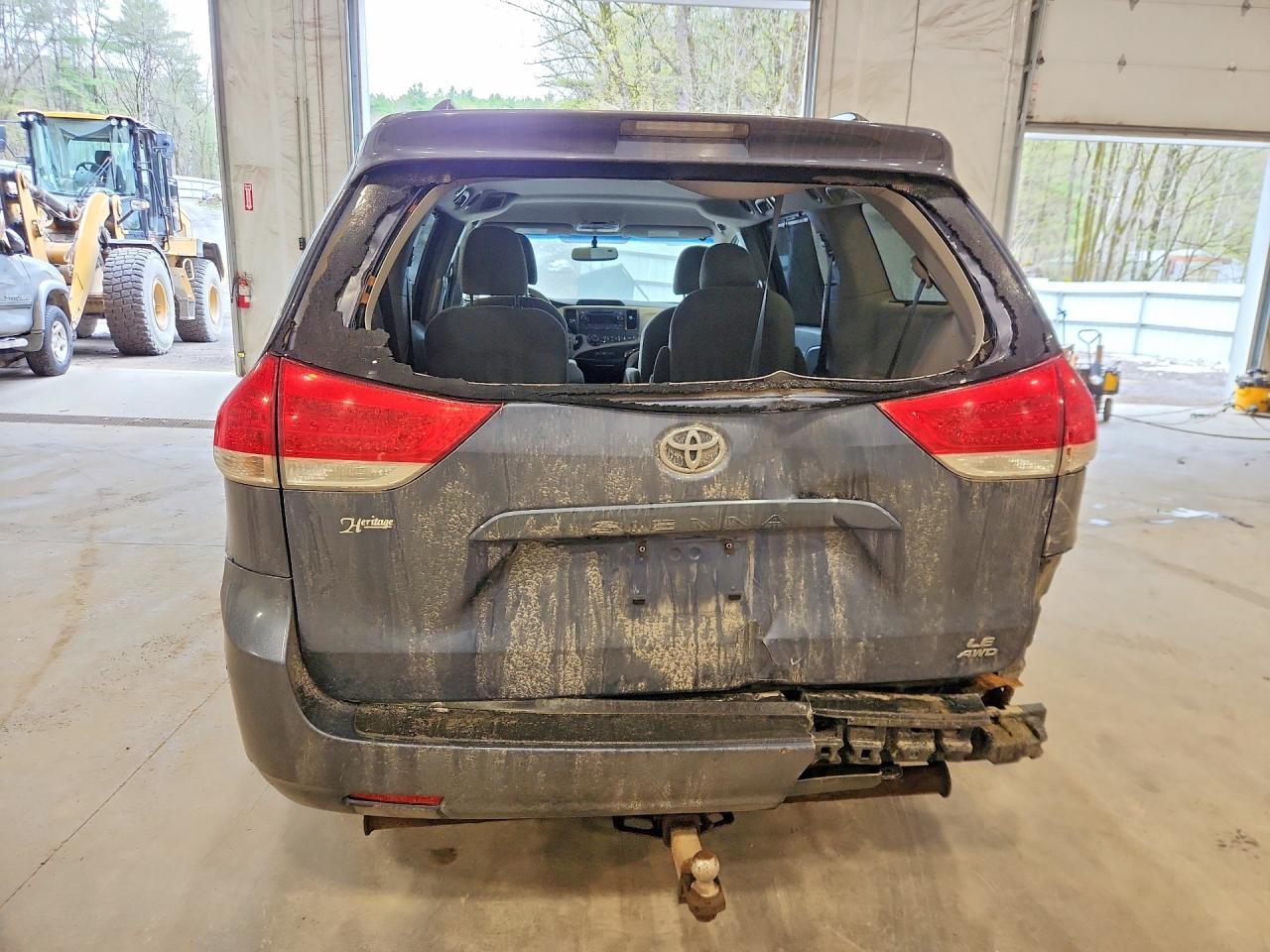 2014 Toyota Sienna Le - Image 6
