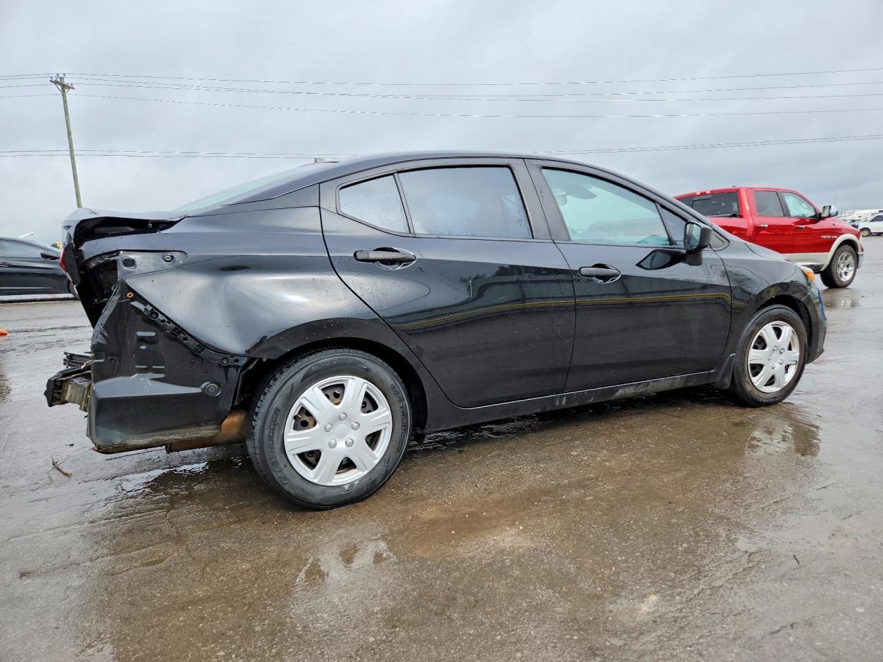 2021 Nissan Versa S - Фото 3
