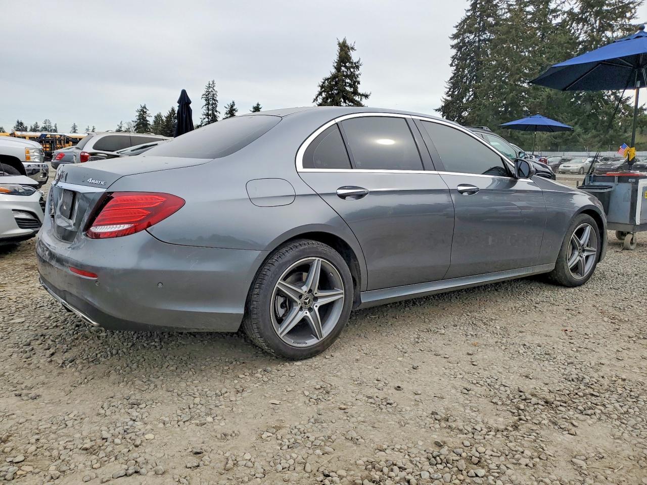 2018 Mercedes-Benz E 300 4Matic - Фото 3