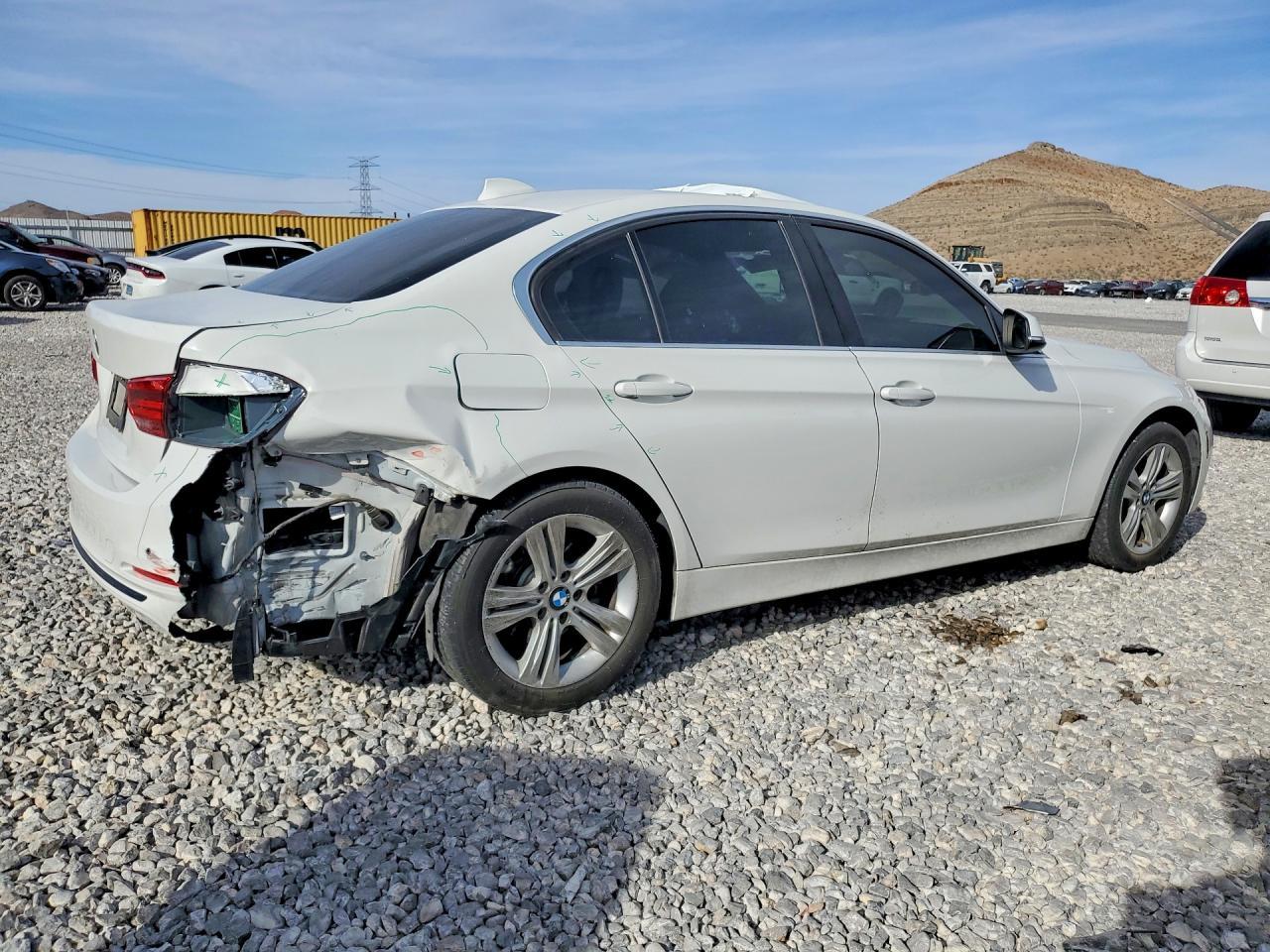 2018 BMW 330 I - Фото 3