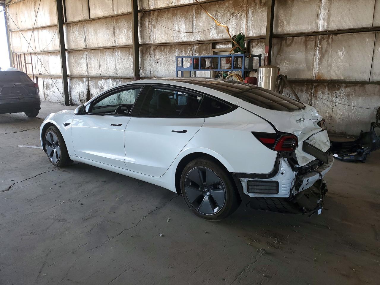 2023 Tesla Model 3 - Фото 2
