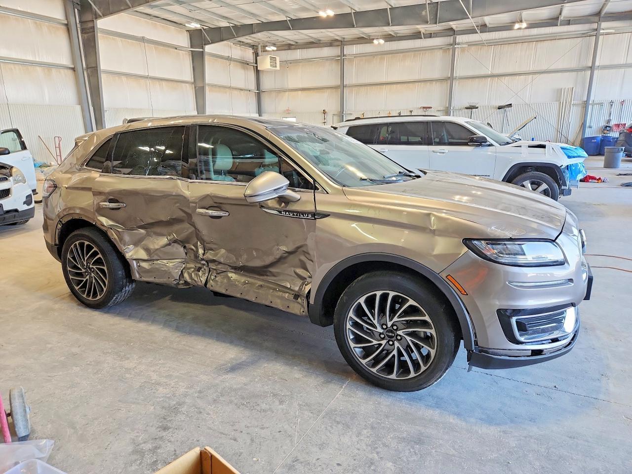 2019 Lincoln Nautilus Reserve - Фото 4