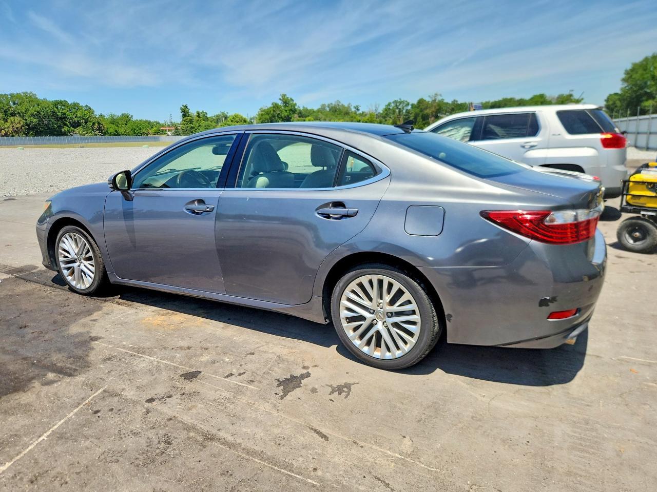 2013 Lexus Es 350 - Image 2