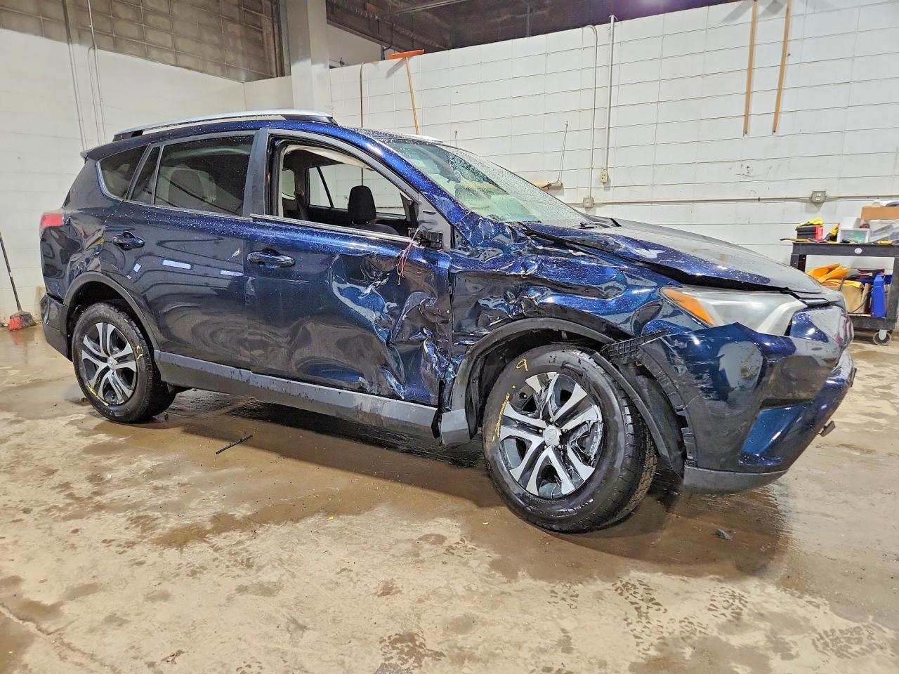 2017 Toyota Rav4 Le - Фото 4