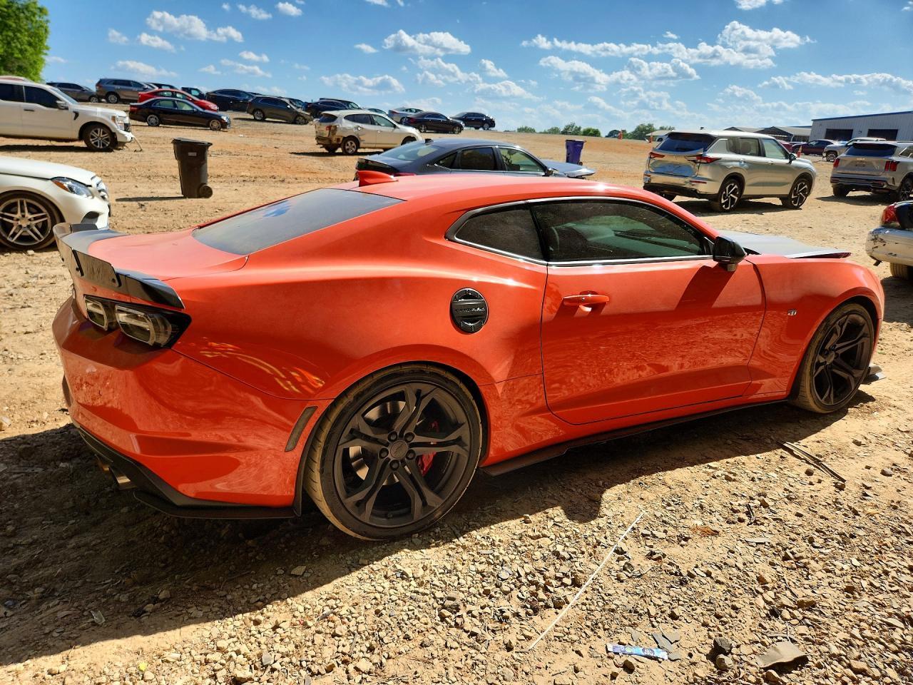 2019 Chevrolet Camaro - Image 3