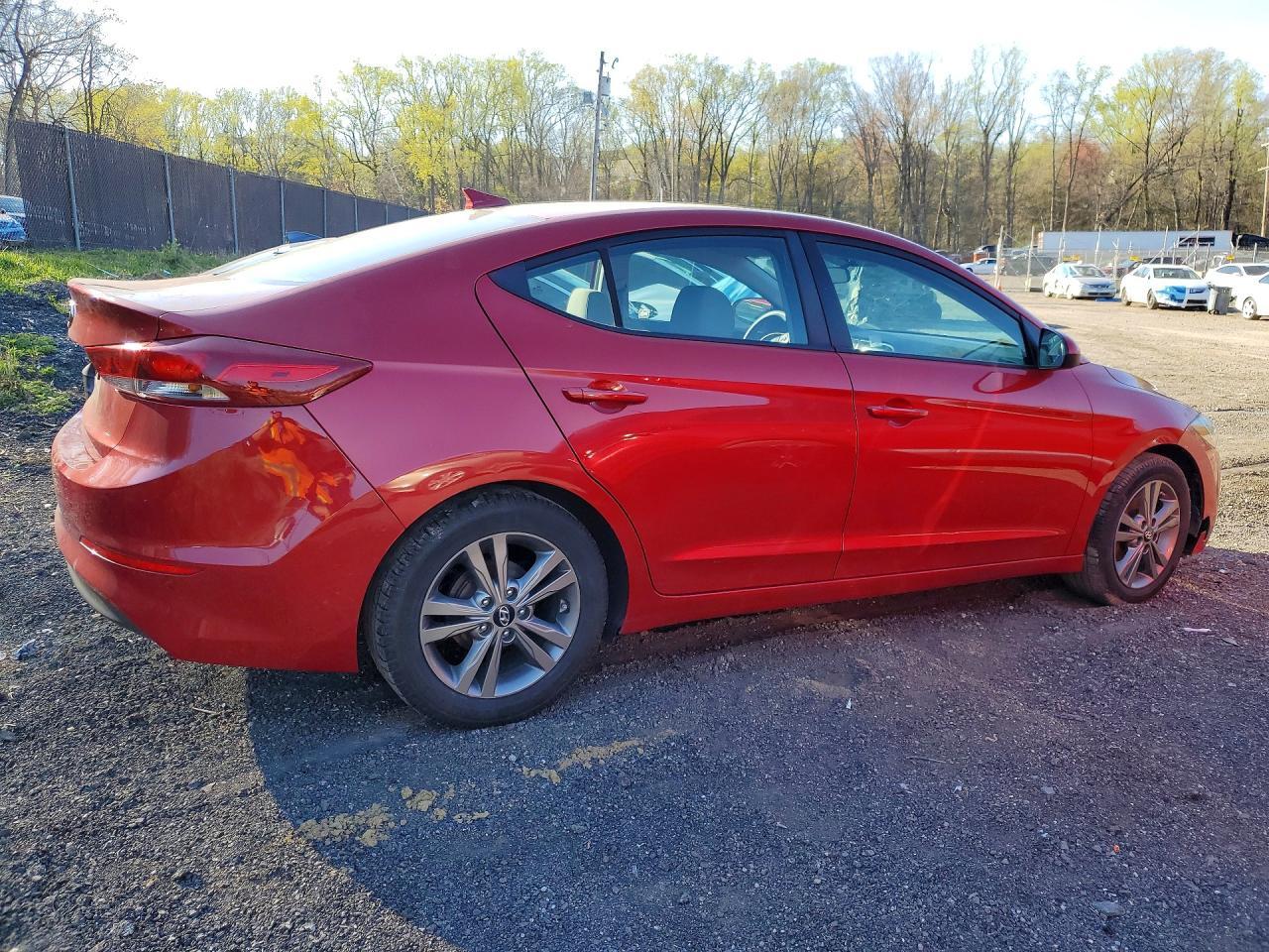 2017 Hyundai Elantra - Фото 3