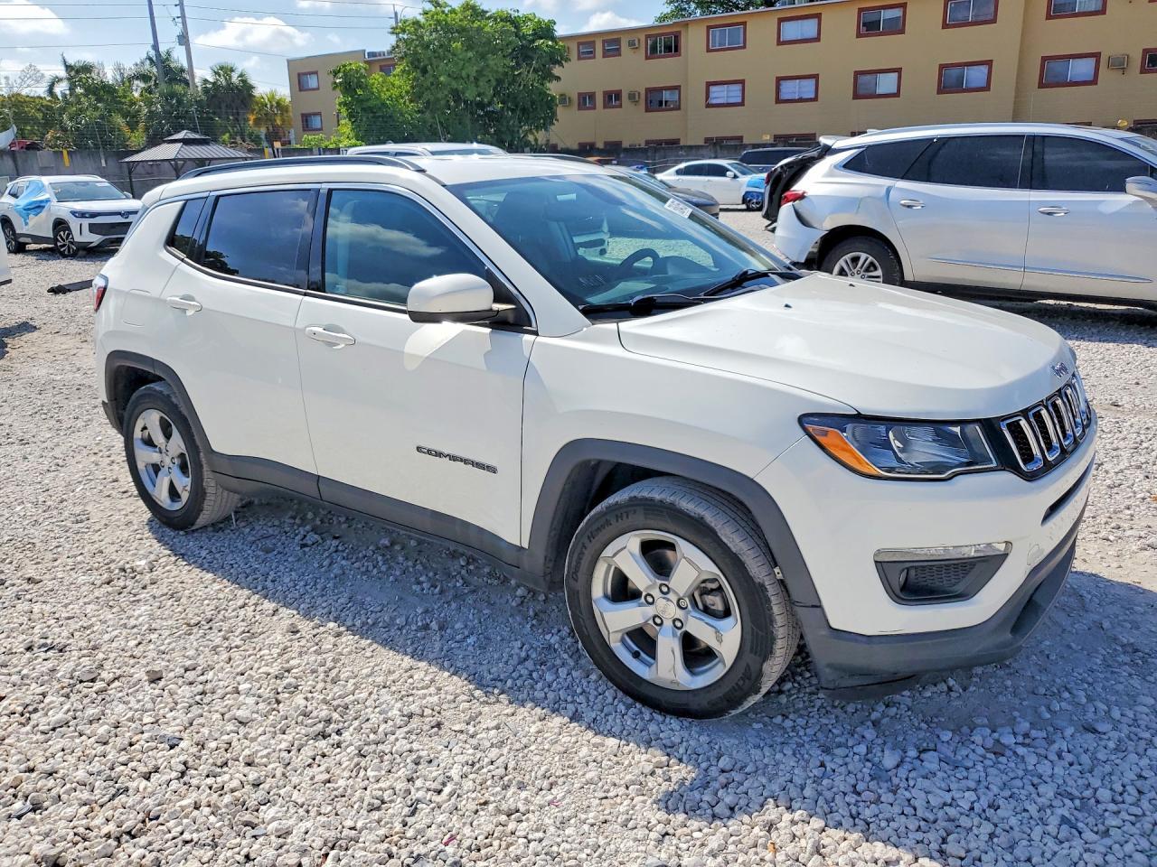 2020 Jeep Compass Latitude - Image 4