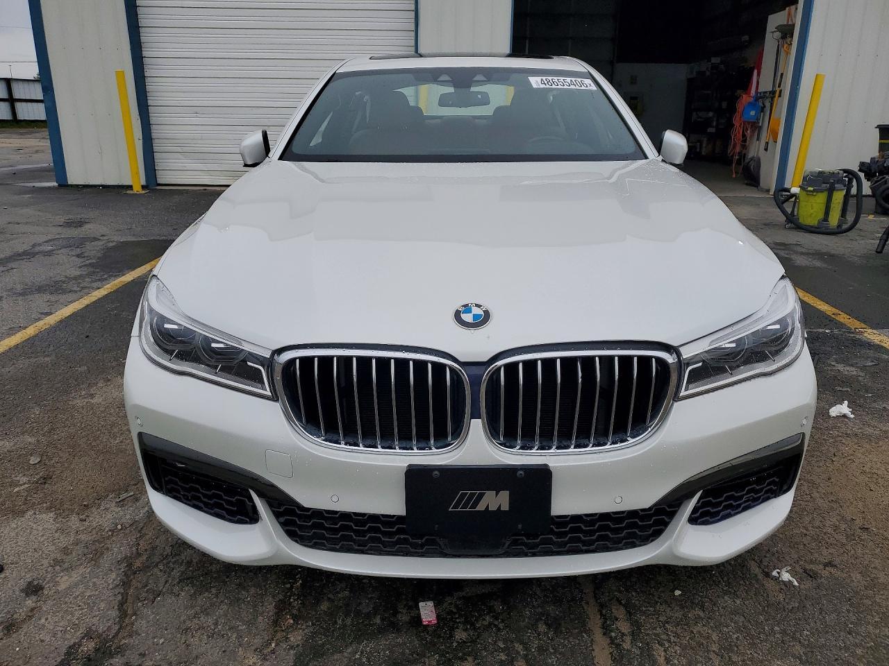 2018 BMW 750 - Фото 5