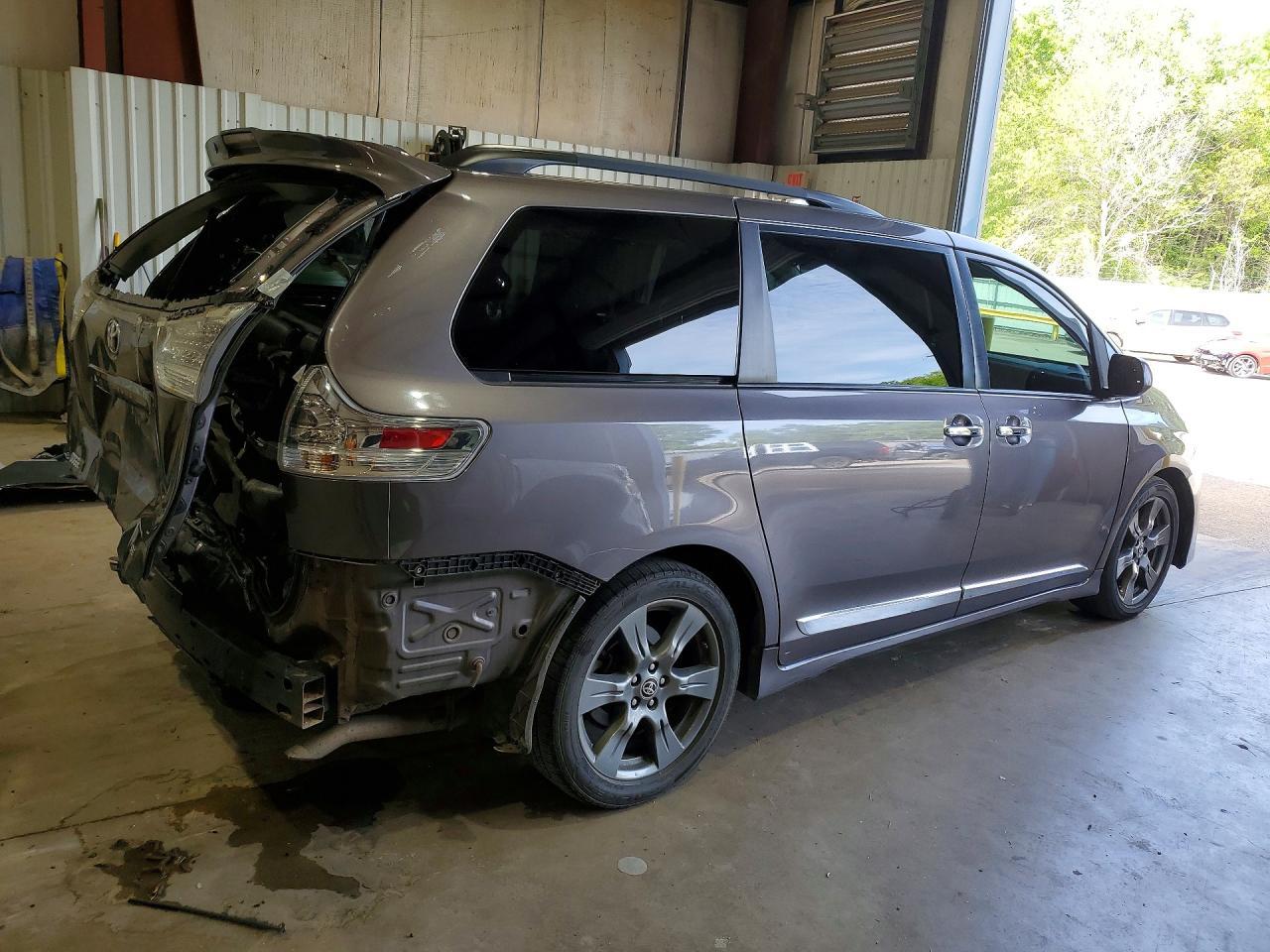 2020 Toyota Sienna Se 8-Passenger - Фото 3