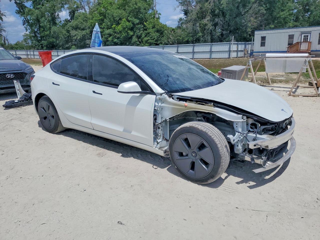 2023 Tesla Model 3 - Image 4