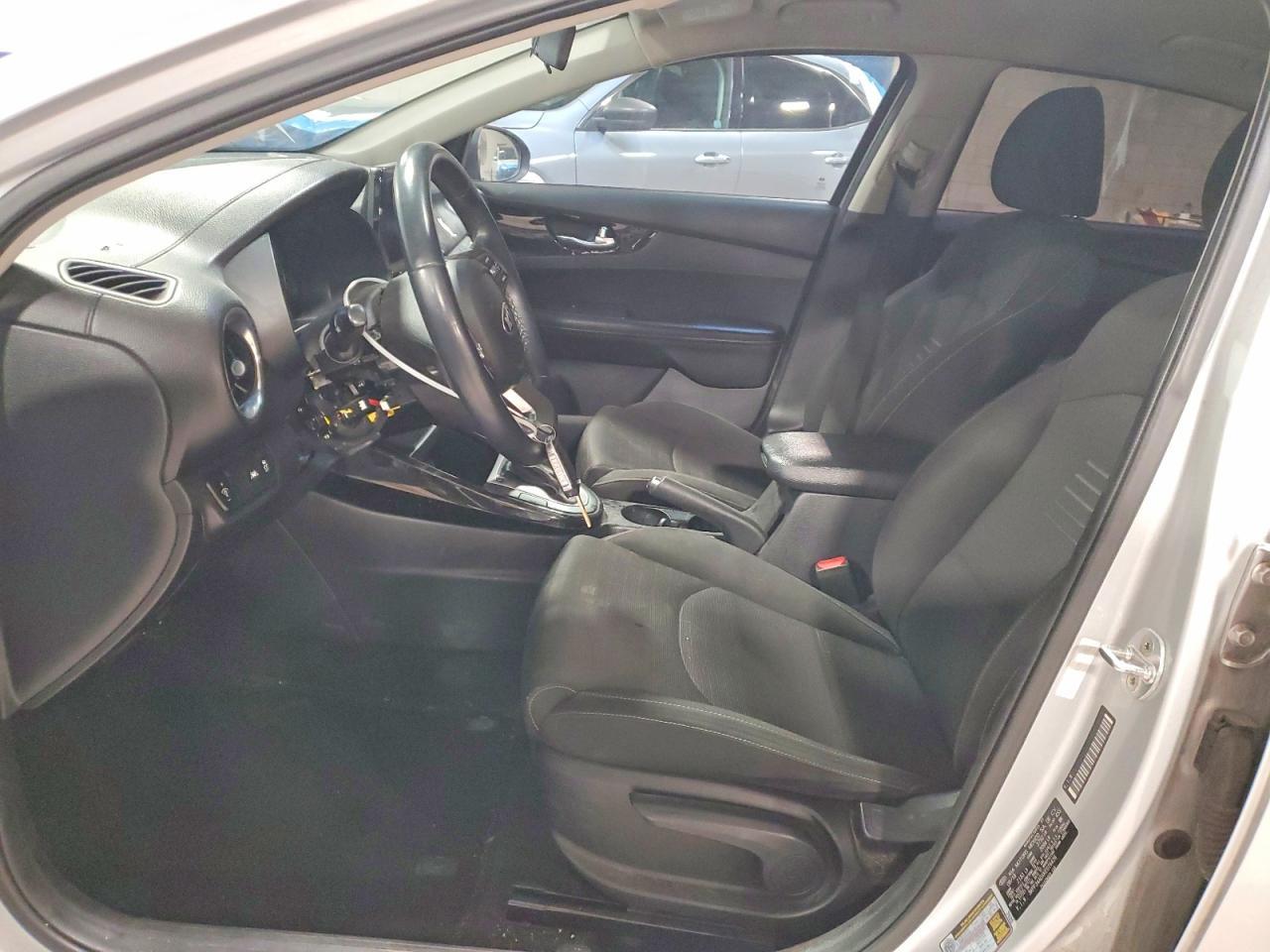 2019 Kia Forte S - Фото 7