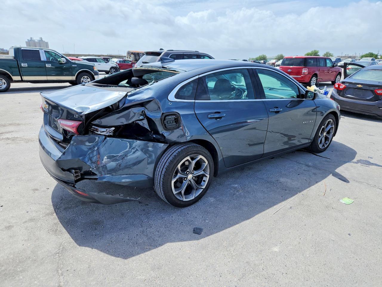 2020 Chevrolet Malibu Lt - Image 3