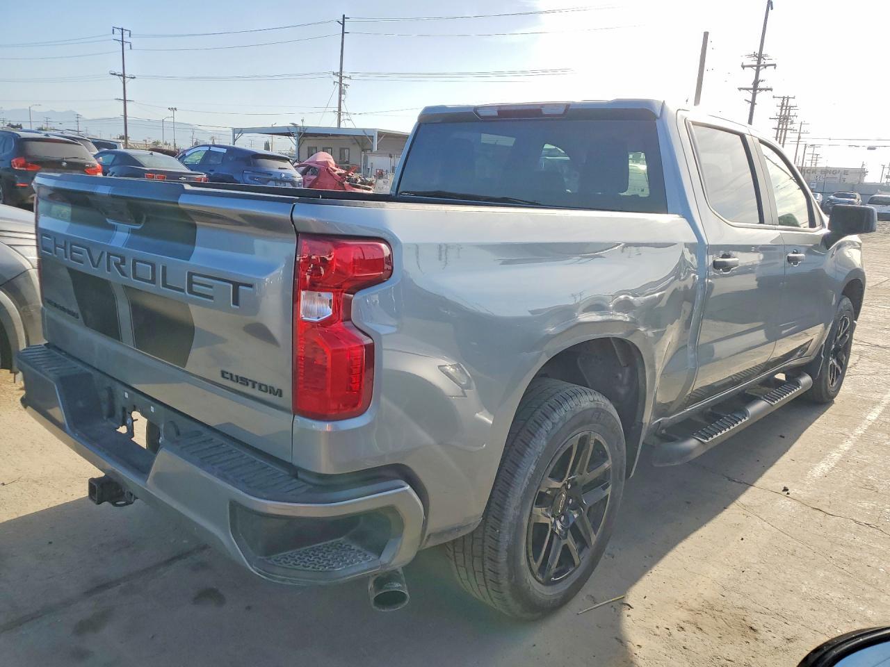 2024 Chevrolet Silverado C1500 Custom - Фото 3